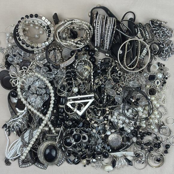 Craft Jewelry Lot - 4 lb Black White Silver Tone - Faux Pearls Rhinestones Rings - Picture 1 of 12